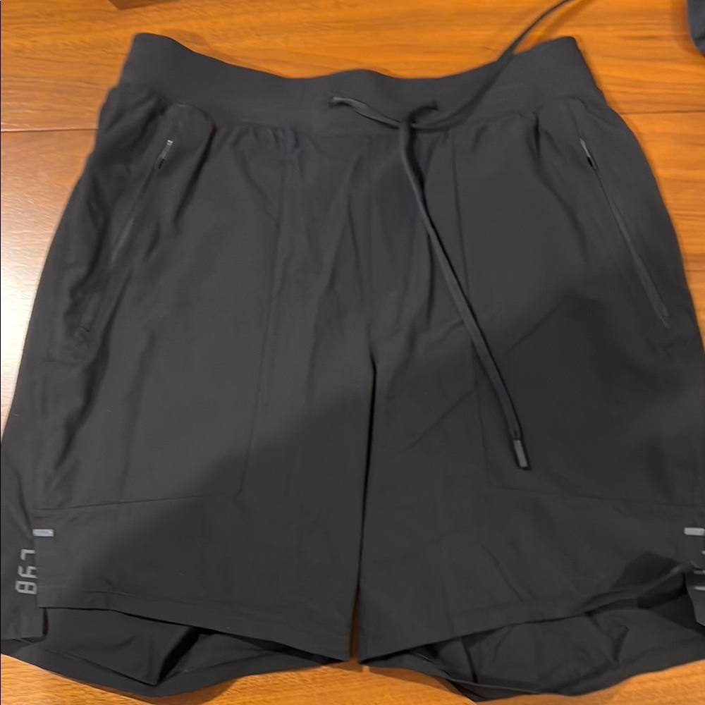 Lululemon Men's Small Black Athletic Shorts